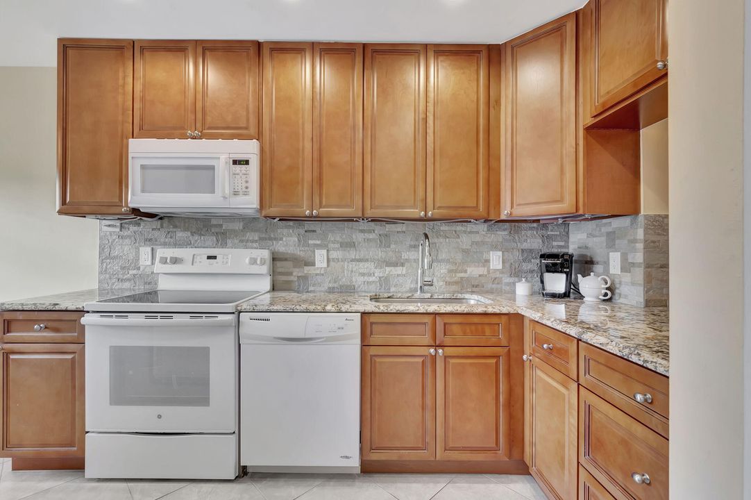For Sale: $55,000 (2 beds, 2 baths, 1388 Square Feet)