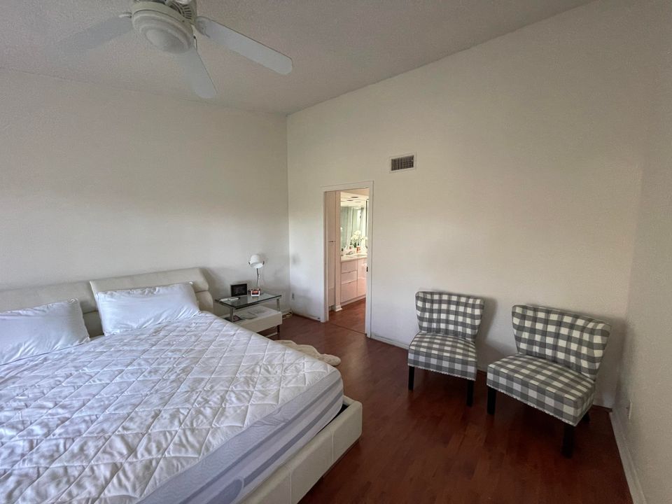 Active With Contract: $7,000 (2 beds, 2 baths, 1311 Square Feet)