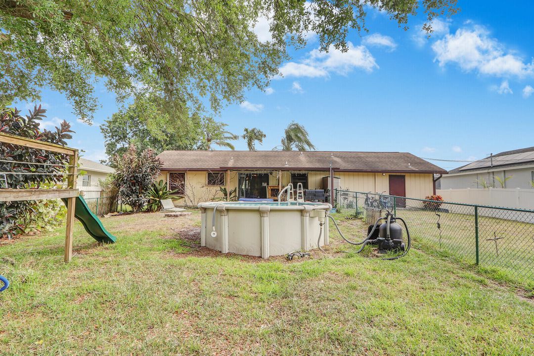 Active With Contract: $309,900 (3 beds, 2 baths, 1000 Square Feet)