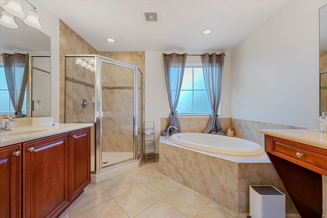 В аренду: $10,000 (4 спален, 2 ванн, 2800 Квадратных фут)