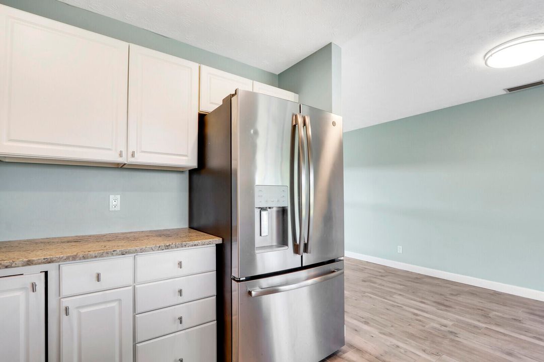 Active With Contract: $400,000 (2 beds, 2 baths, 1134 Square Feet)