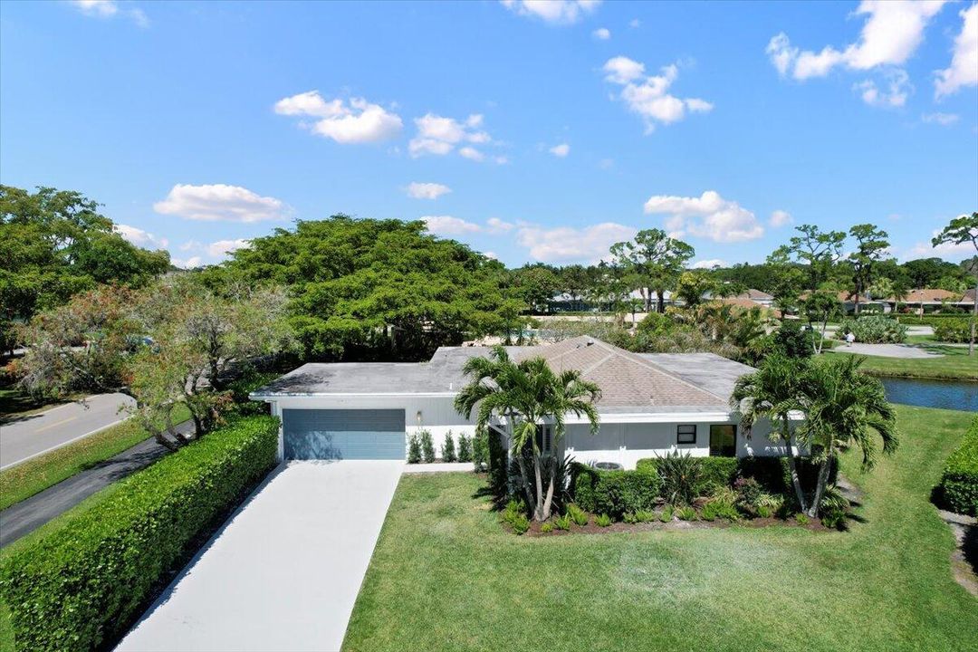 Recently Rented: $6,450 (3 beds, 2 baths, 2221 Square Feet)