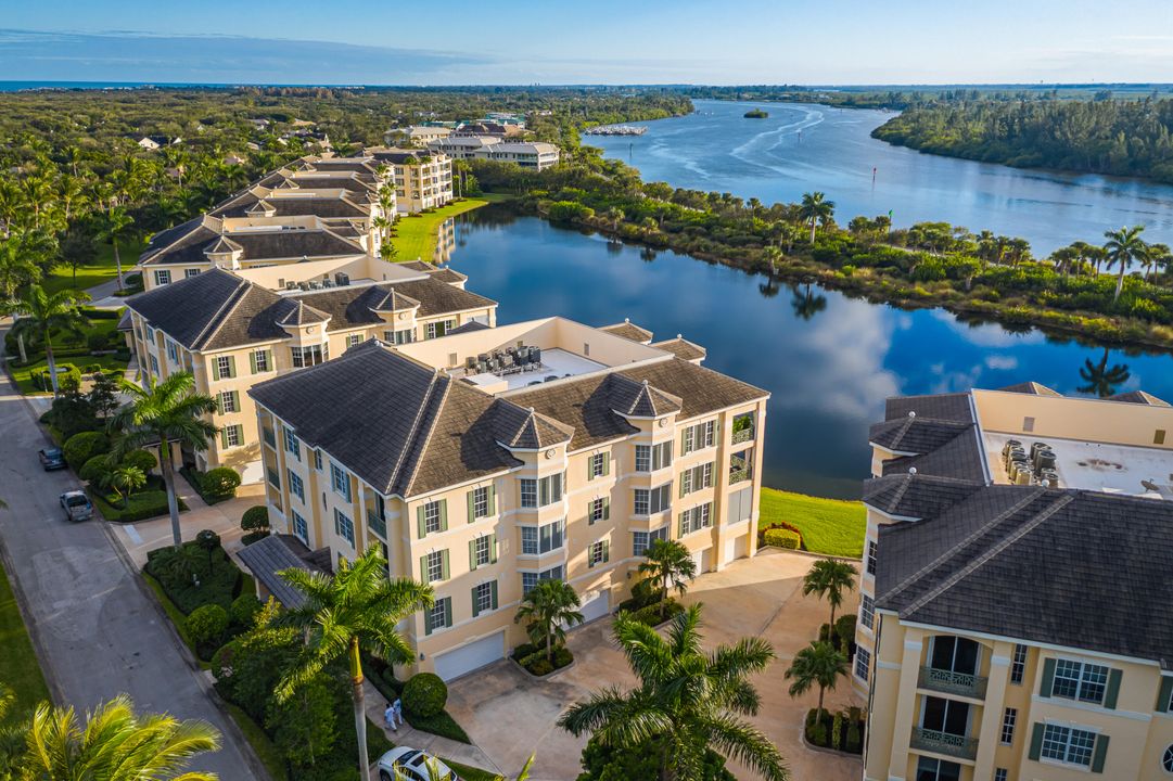 Active With Contract: $1,795,000 (3 beds, 3 baths, 3088 Square Feet)