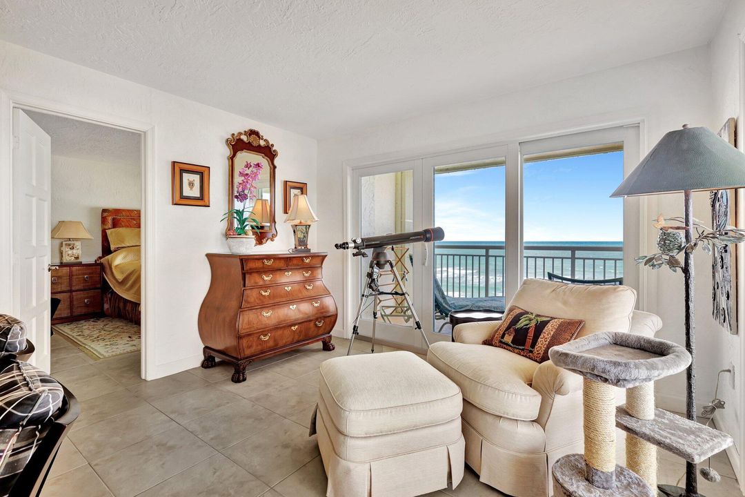 Active With Contract: $725,000 (2 beds, 2 baths, 1298 Square Feet)