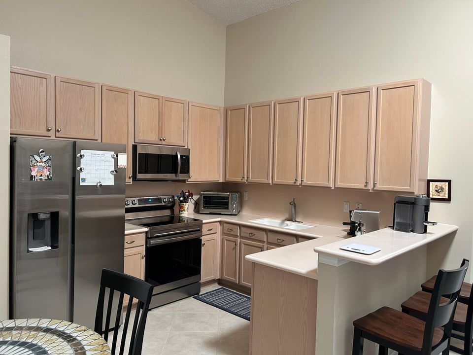 For Sale: $379,000 (2 beds, 2 baths, 1363 Square Feet)