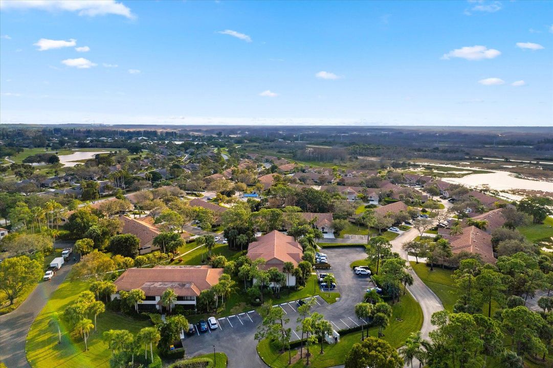 Active With Contract: $319,000 (2 beds, 2 baths, 1268 Square Feet)