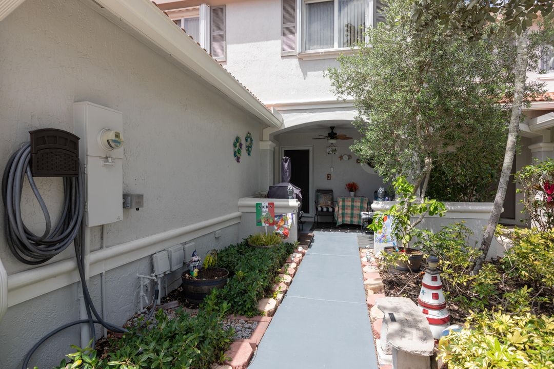 Active With Contract: $385,000 (3 beds, 2 baths, 1571 Square Feet)