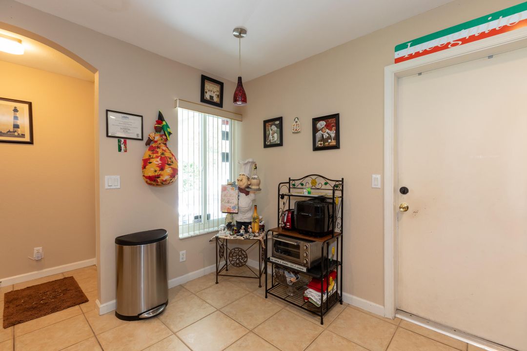 Active With Contract: $385,000 (3 beds, 2 baths, 1571 Square Feet)