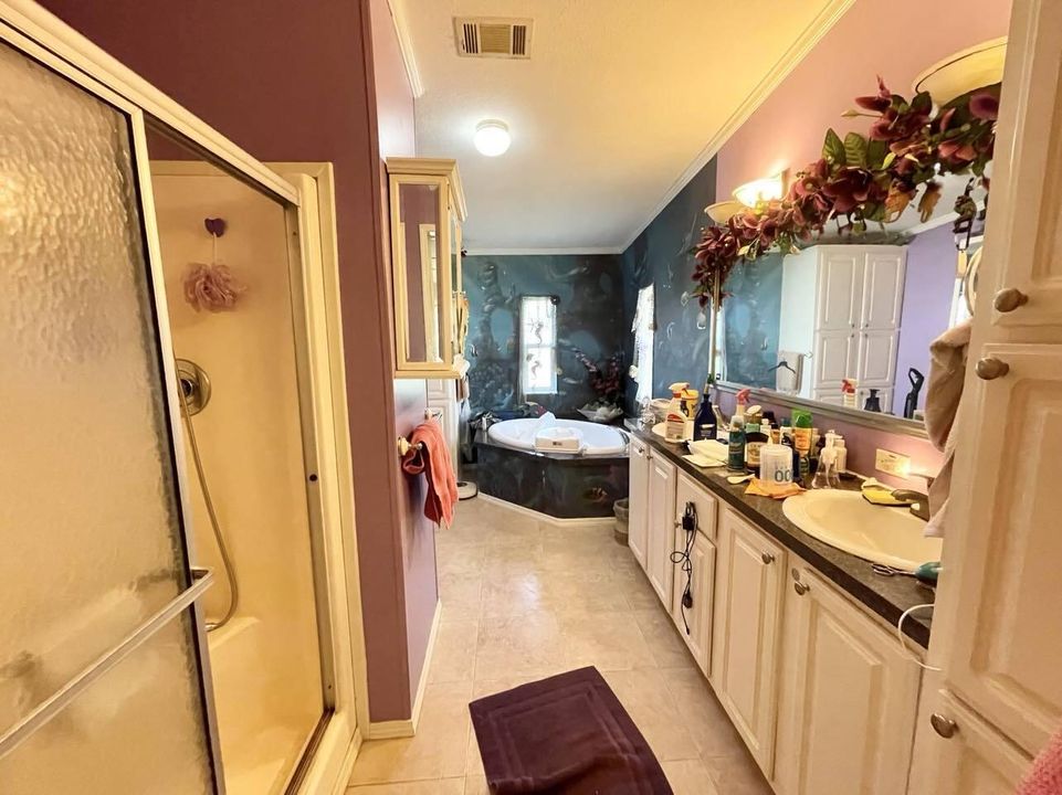 For Sale: $294,900 (3 beds, 2 baths, 2176 Square Feet)