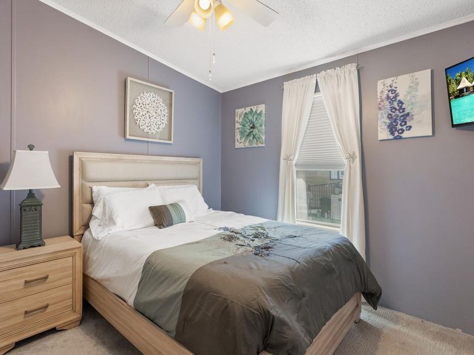 For Sale: $239,000 (2 beds, 2 baths, 1192 Square Feet)