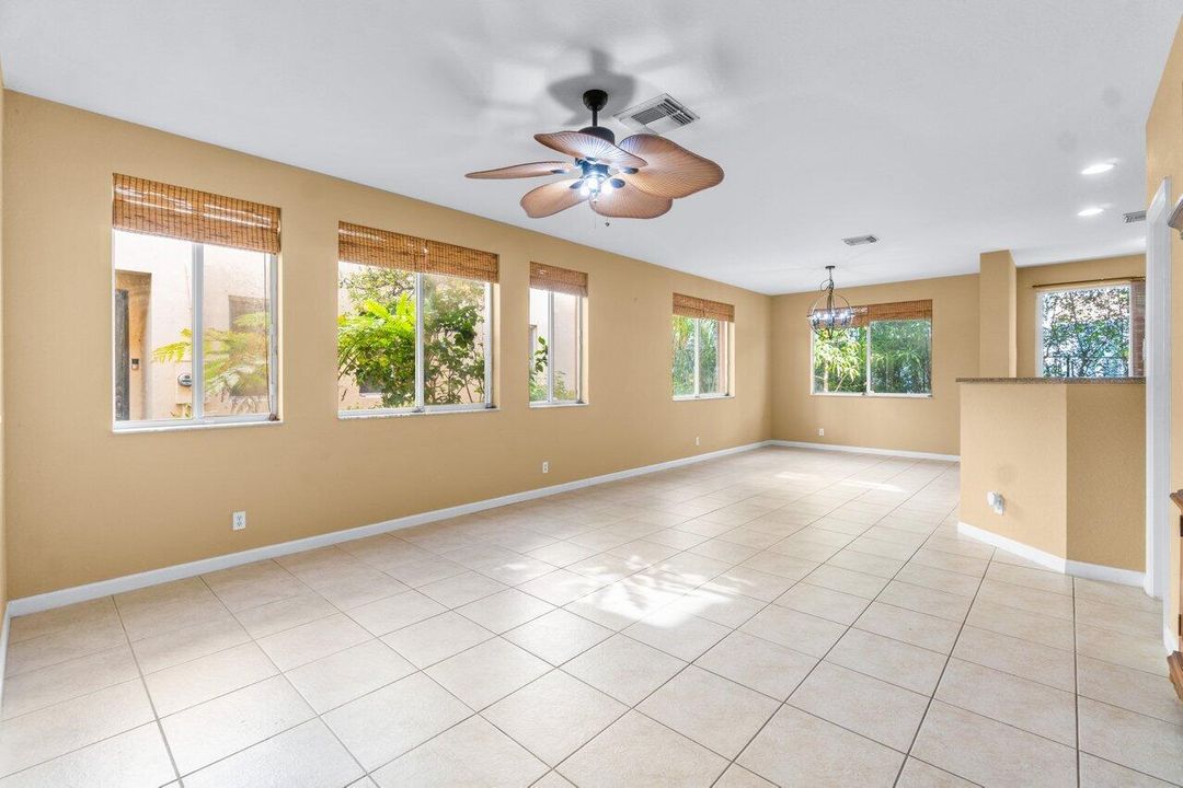Active With Contract: $329,000 (3 beds, 2 baths, 1482 Square Feet)