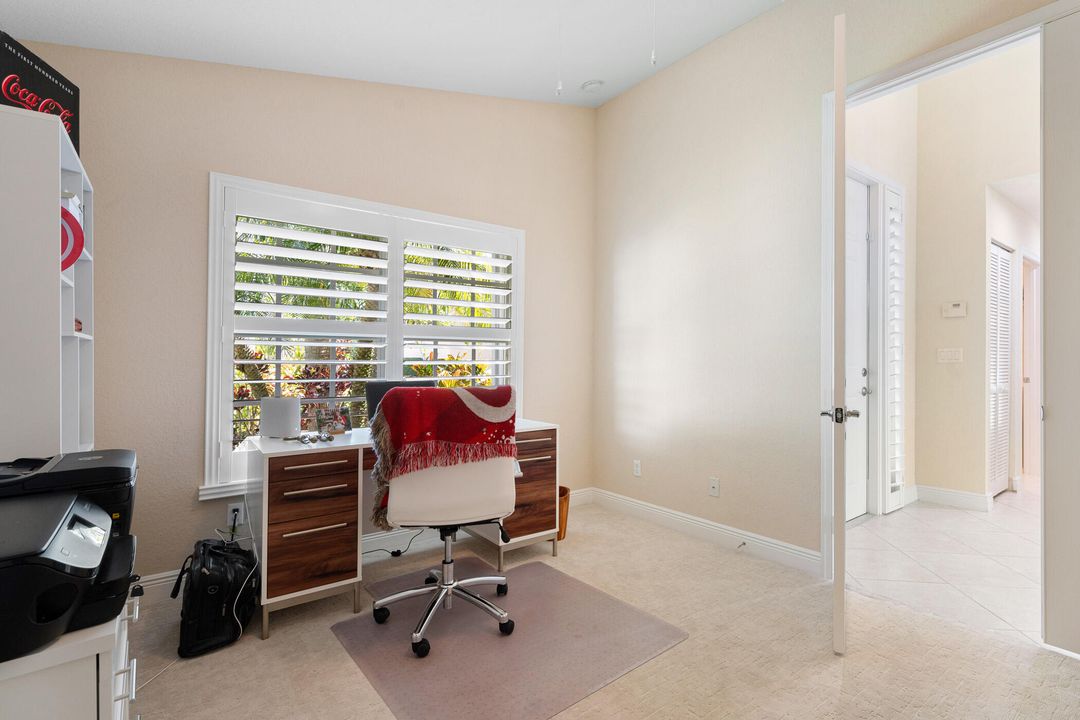 For Sale: $475,000 (2 beds, 2 baths, 1715 Square Feet)