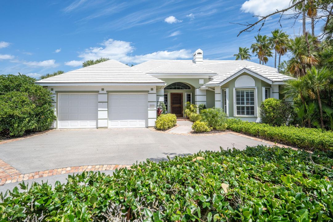 Active With Contract: $1,200,000 (3 beds, 3 baths, 3490 Square Feet)