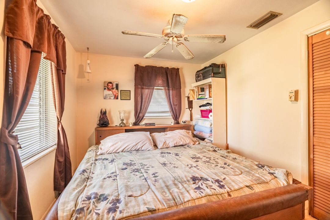 For Sale: $350,000 (2 beds, 1 baths, 1032 Square Feet)