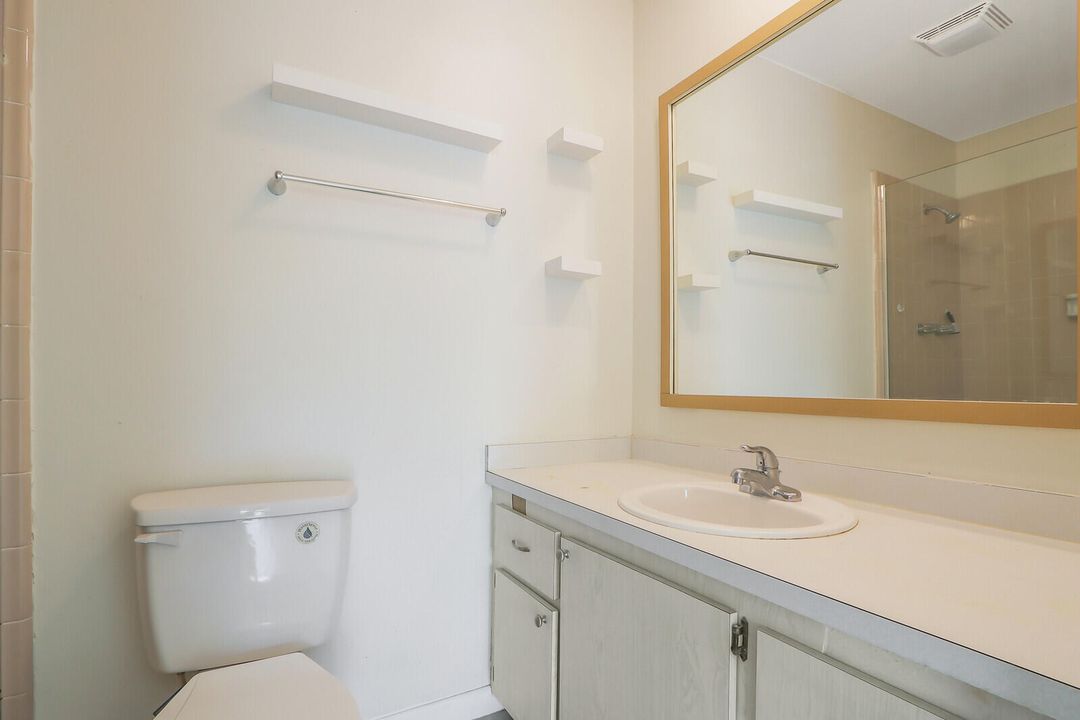 Active With Contract: $189,000 (2 beds, 2 baths, 1032 Square Feet)