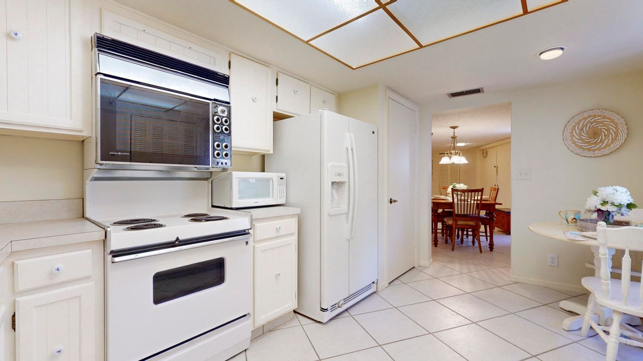 For Sale: $485,000 (2 beds, 2 baths, 1720 Square Feet)