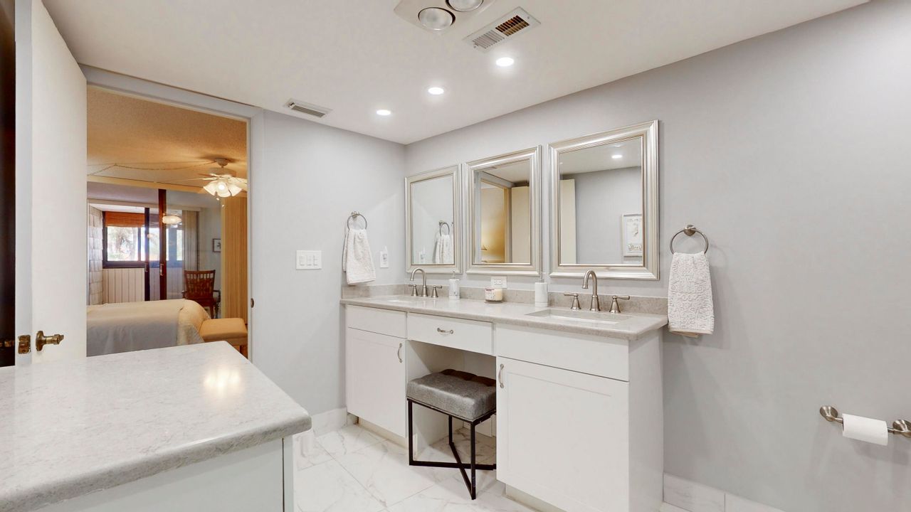 For Sale: $529,900 (2 beds, 2 baths, 1720 Square Feet)