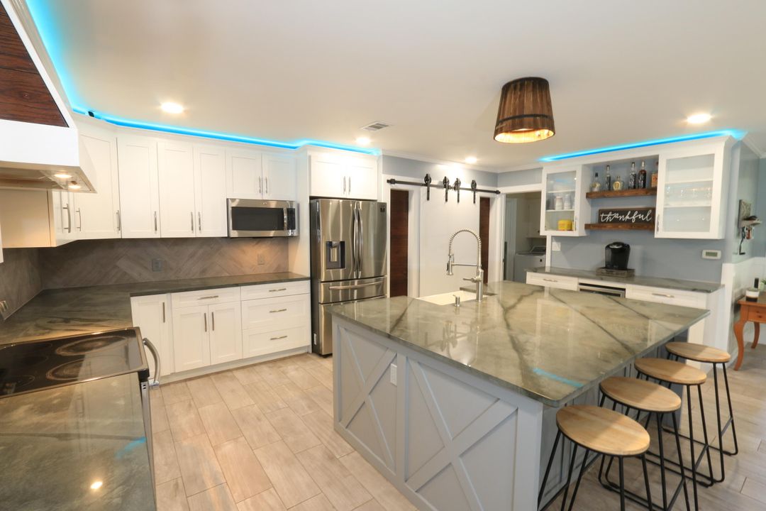 Active With Contract: $399,900 (3 beds, 2 baths, 2836 Square Feet)