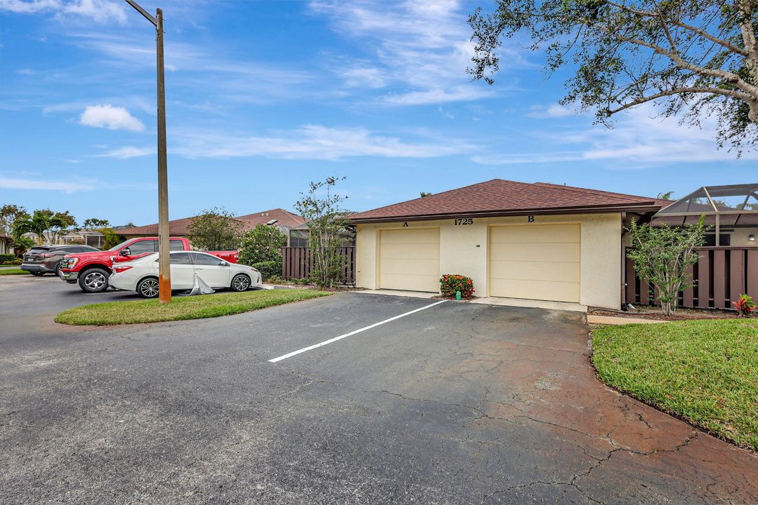 Active With Contract: $234,900 (3 beds, 2 baths, 1480 Square Feet)