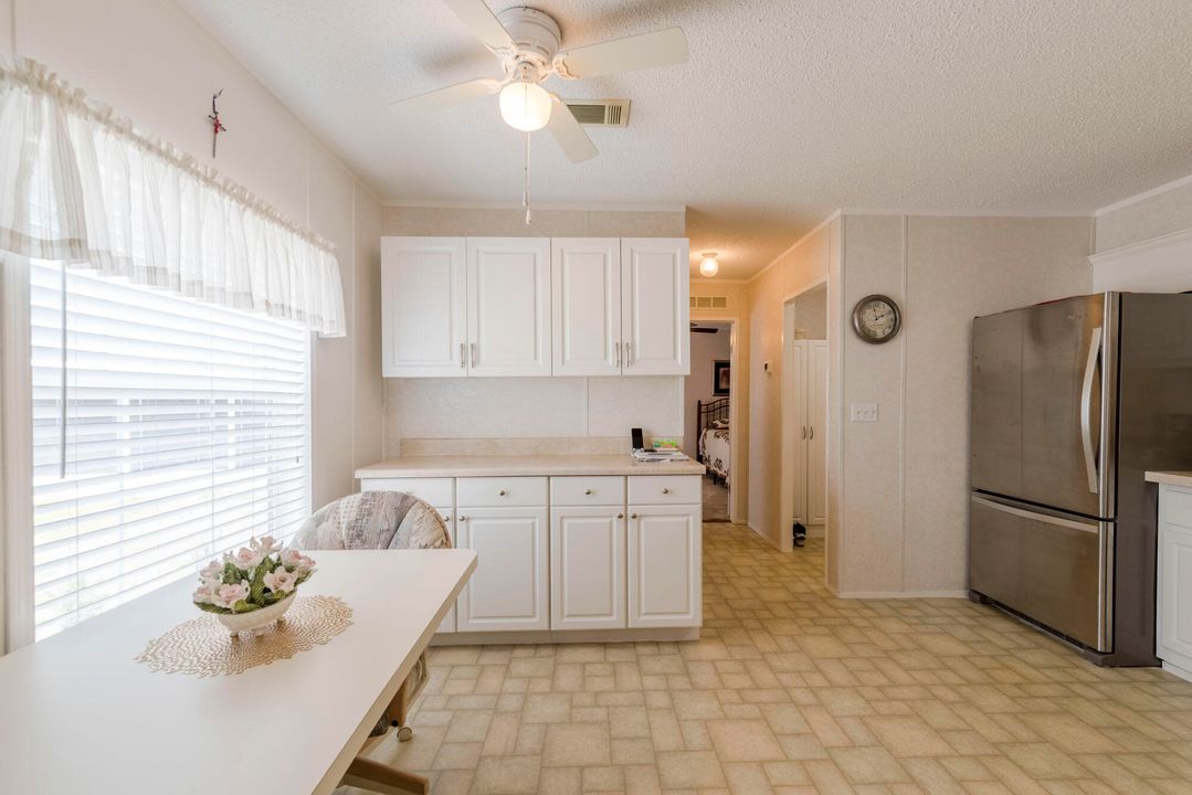 For Sale: $145,000 (2 beds, 2 baths, 896 Square Feet)