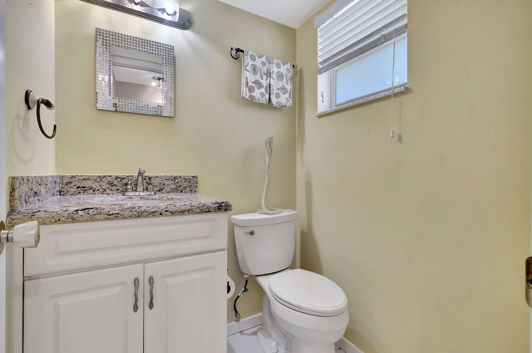 For Sale: $269,000 (1 beds, 1 baths, 950 Square Feet)