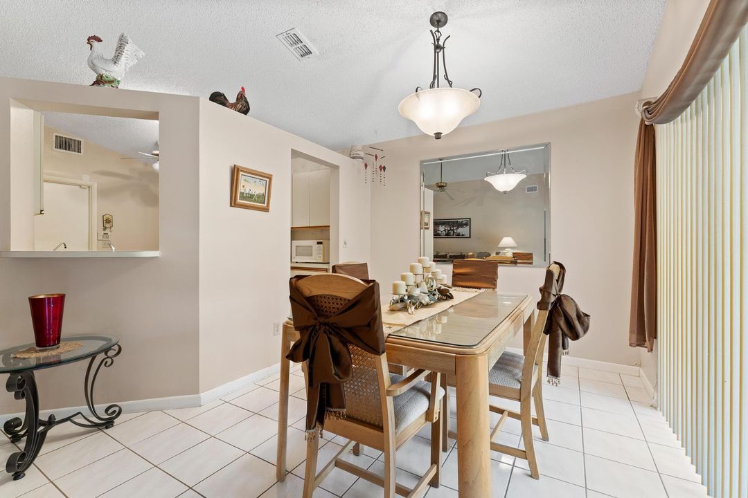 Active With Contract: $425,000 (3 beds, 2 baths, 1290 Square Feet)