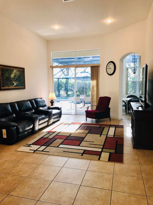 Active With Contract: $4,750 (5 beds, 3 baths, 2820 Square Feet)