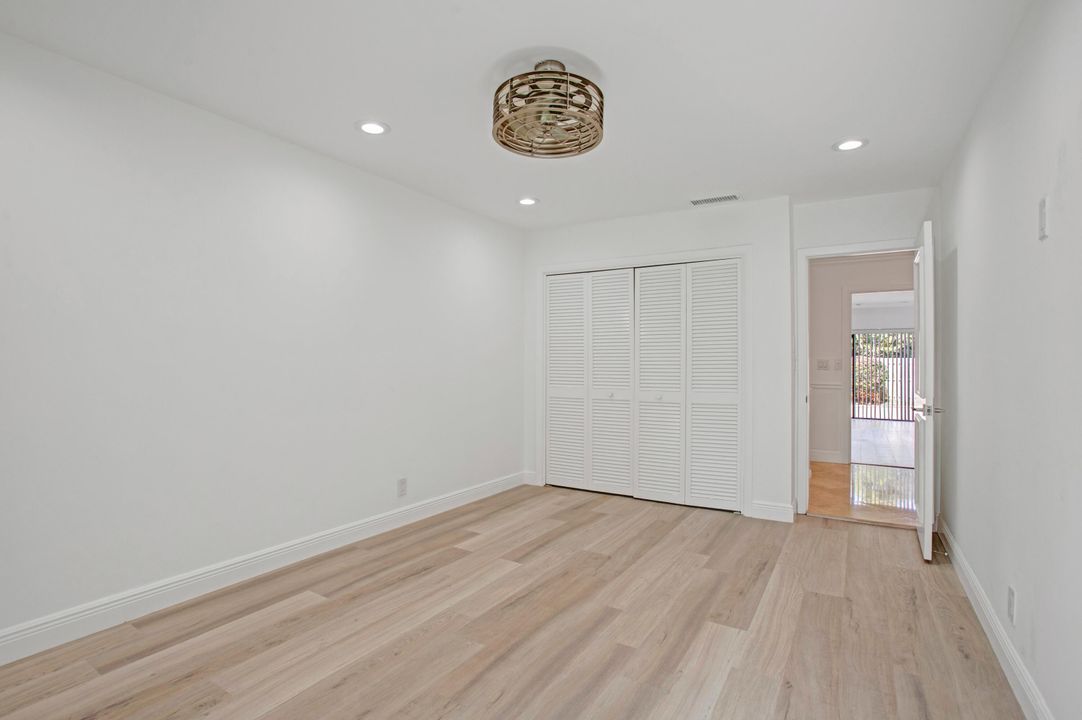 For Sale: $995,000 (3 beds, 2 baths, 2450 Square Feet)