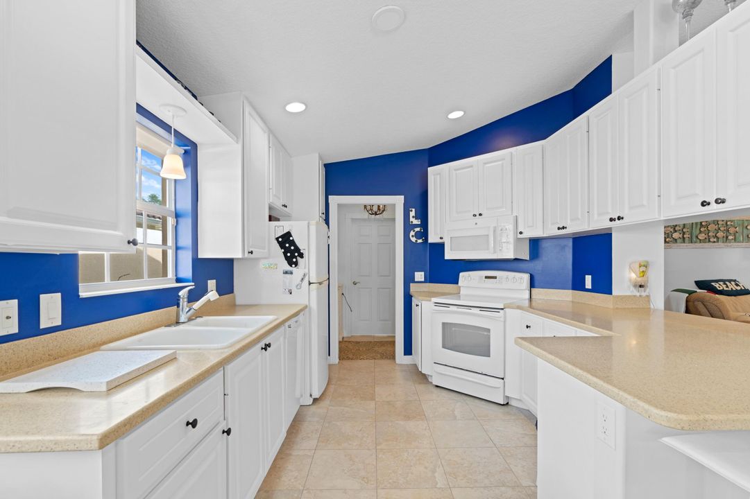 For Sale: $460,000 (2 beds, 2 baths, 1680 Square Feet)
