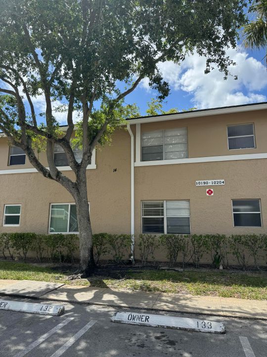 Recently Rented: $1,900 (2 beds, 2 baths, 768 Square Feet)