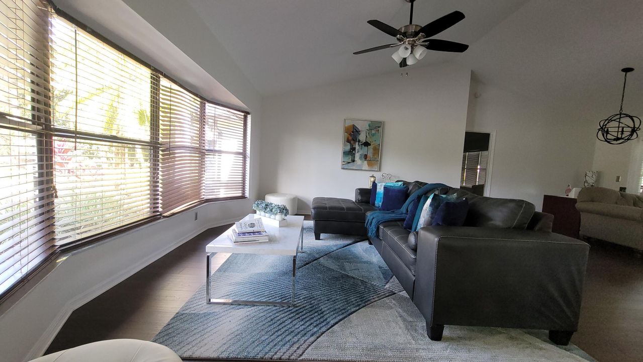 For Sale: $1,126,000 (4 beds, 2 baths, 2567 Square Feet)