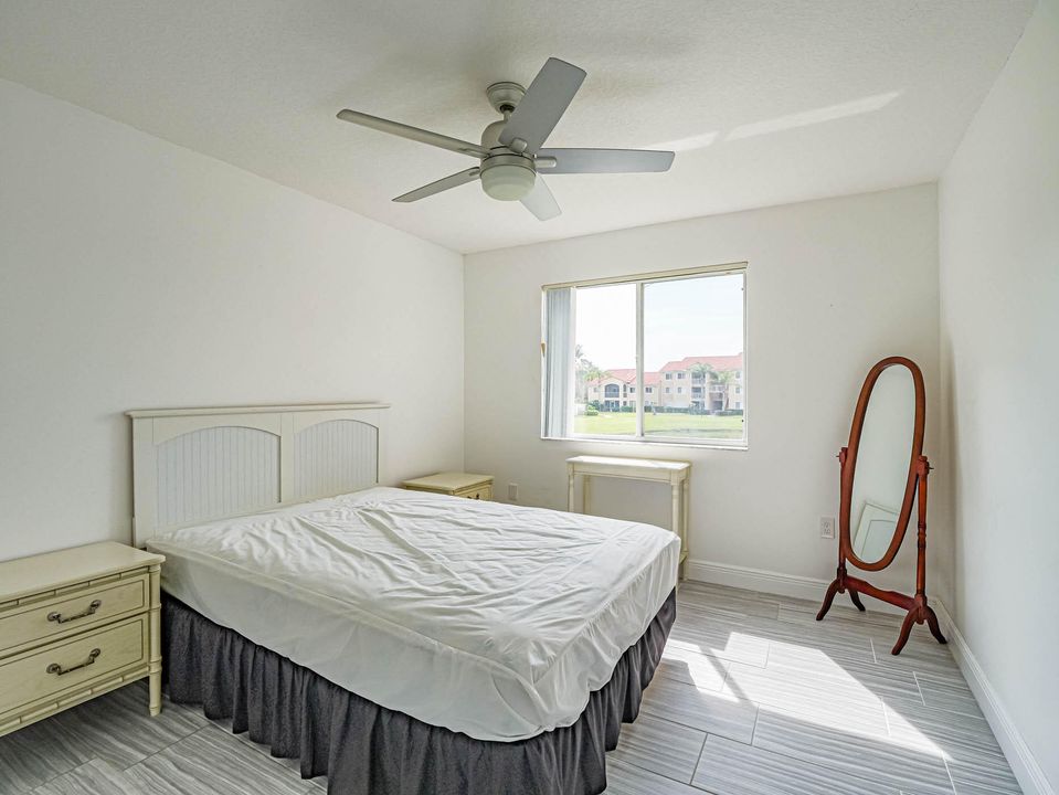 Active With Contract: $255,000 (2 beds, 1 baths, 1079 Square Feet)