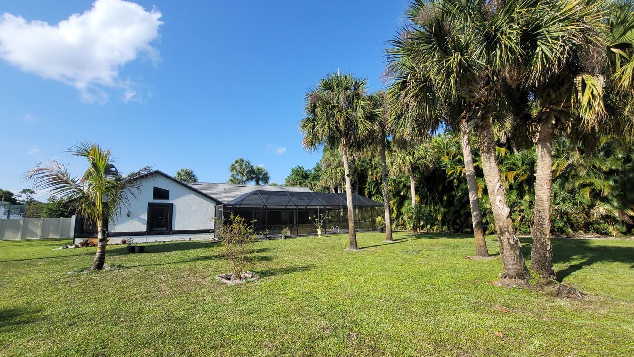 For Sale: $1,126,000 (4 beds, 2 baths, 2567 Square Feet)