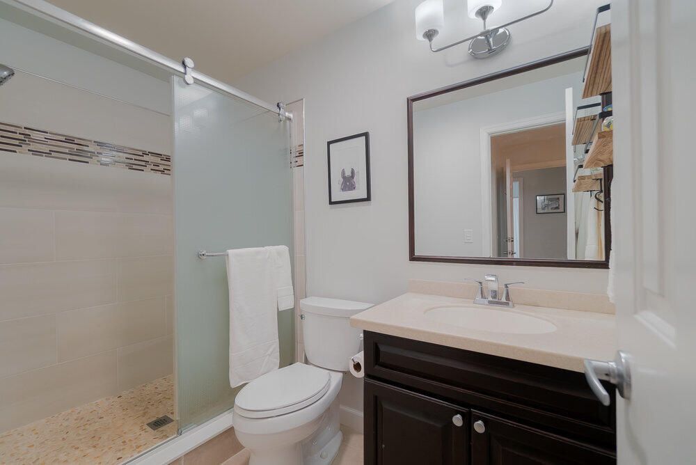 Active With Contract: $2,650 (2 beds, 2 baths, 1047 Square Feet)