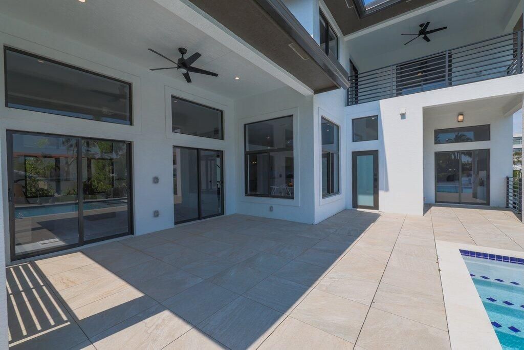 Active With Contract: $3,399,000 (4 beds, 3 baths, 3248 Square Feet)