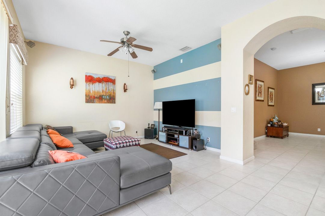 For Sale: $610,000 (4 beds, 2 baths, 2655 Square Feet)