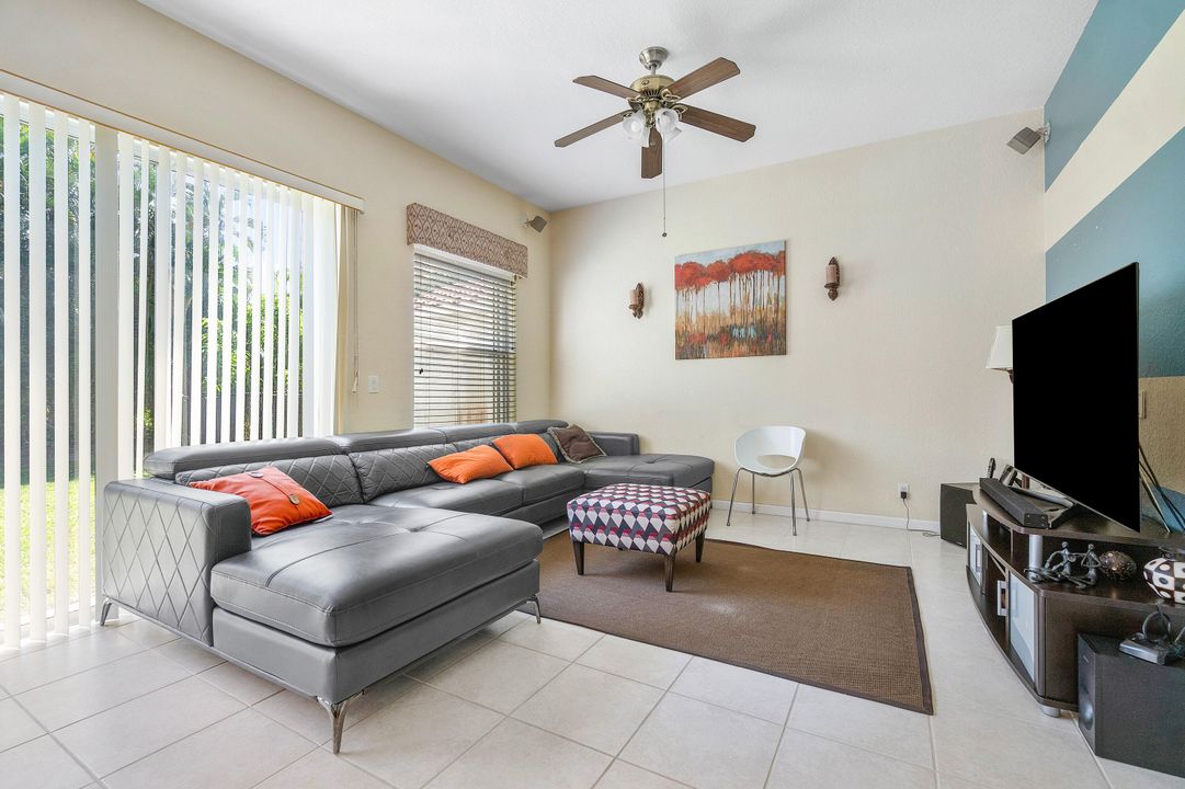 Active With Contract: $610,000 (4 beds, 2 baths, 2655 Square Feet)