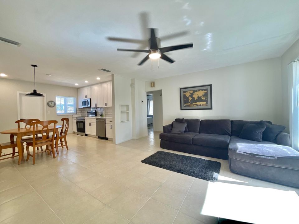 For Sale: $525,000 (3 beds, 2 baths, 1232 Square Feet)