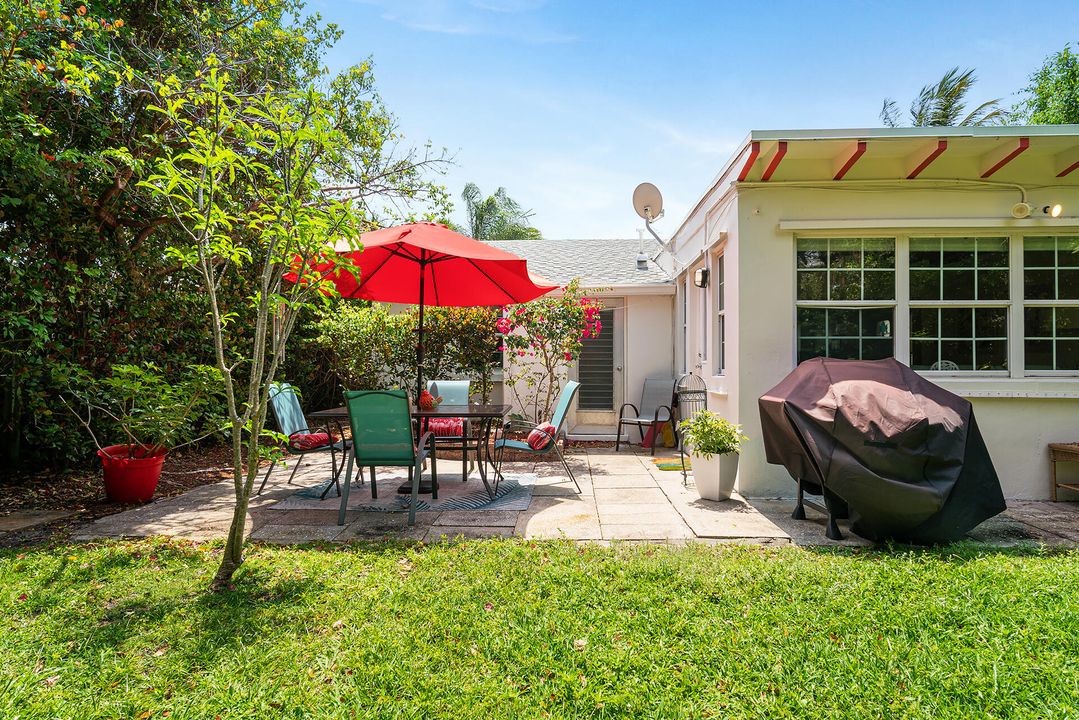 For Sale: $1,495,000 (3 beds, 2 baths, 1241 Square Feet)
