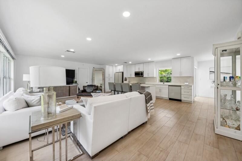 Active With Contract: $945,000 (4 beds, 2 baths, 1608 Square Feet)