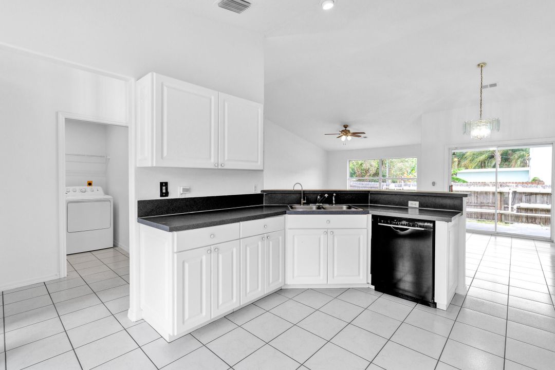 For Sale: $374,900 (3 beds, 2 baths, 1687 Square Feet)