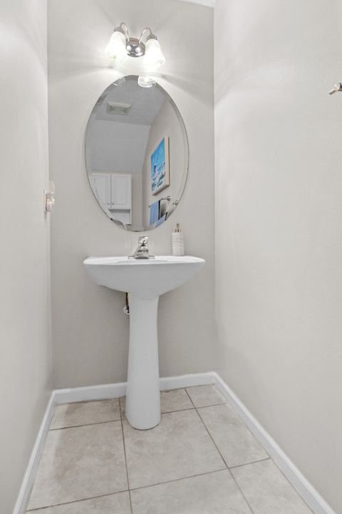Active With Contract: $409,900 (2 beds, 2 baths, 1420 Square Feet)
