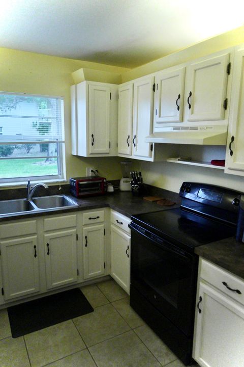 Active With Contract: $168,900 (2 beds, 2 baths, 1000 Square Feet)