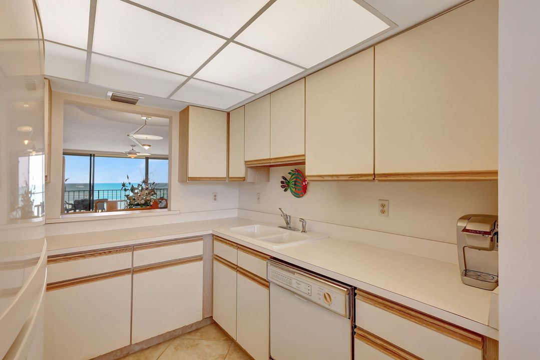 For Sale: $449,000 (2 beds, 2 baths, 1251 Square Feet)