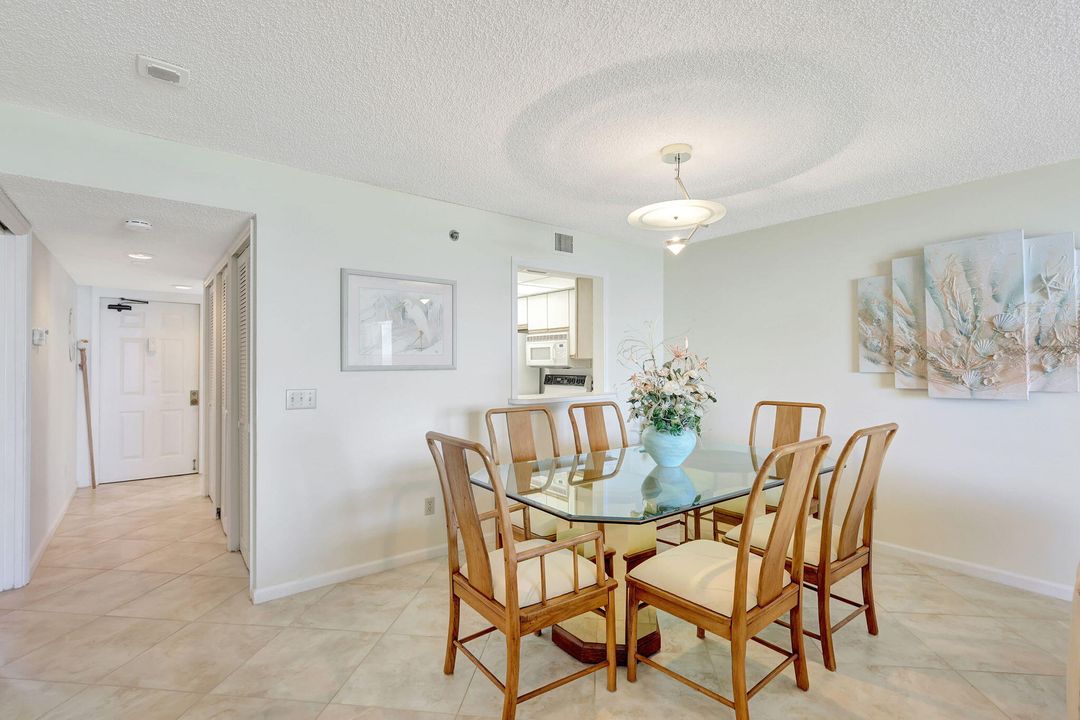 For Sale: $449,000 (2 beds, 2 baths, 1251 Square Feet)