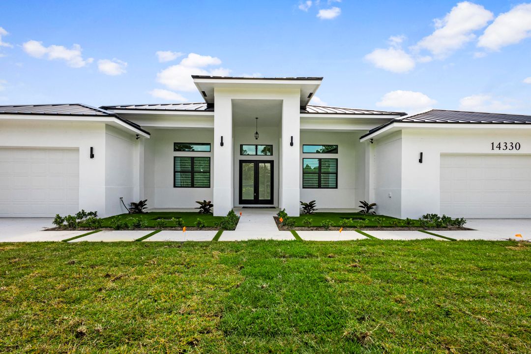 Recently Sold: $2,350,000 (4 beds, 4 baths, 3752 Square Feet)
