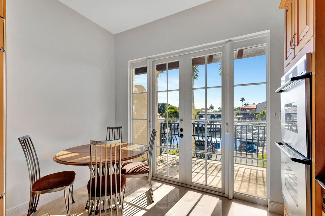 For Sale: $2,000,000 (3 beds, 4 baths, 3224 Square Feet)