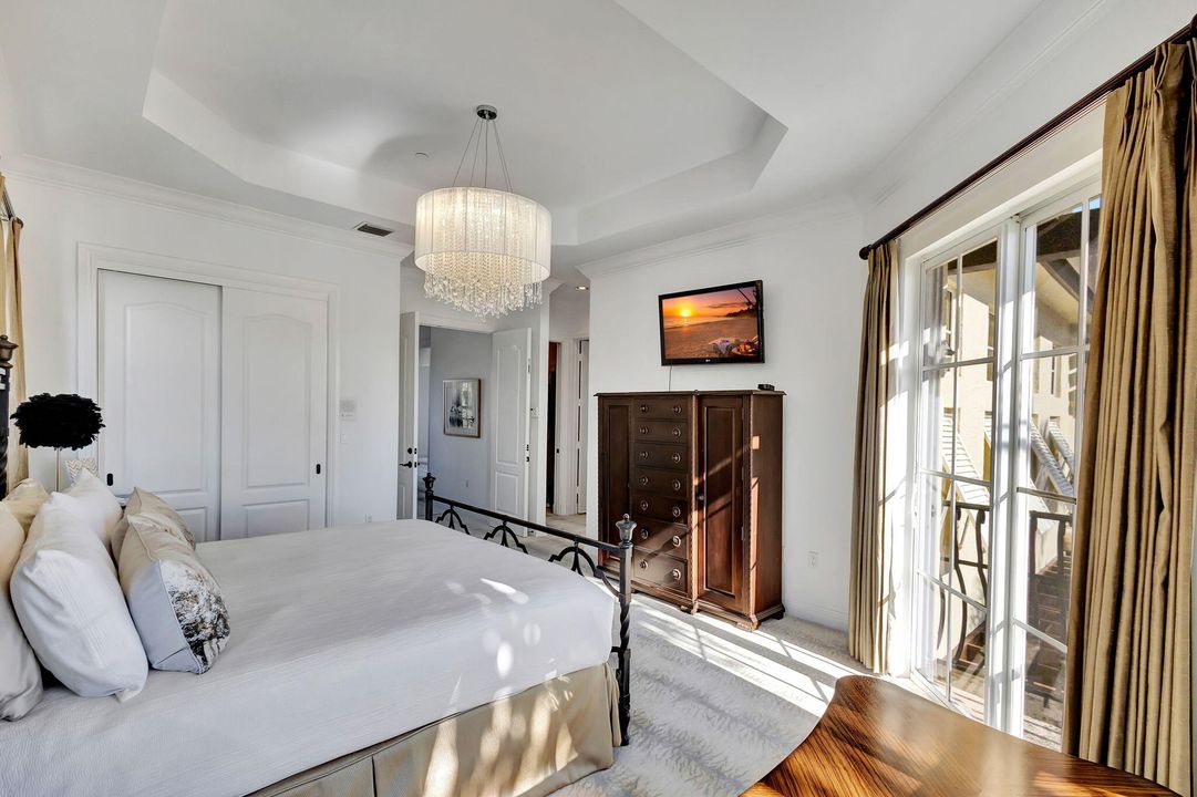 For Sale: $2,000,000 (3 beds, 4 baths, 3224 Square Feet)