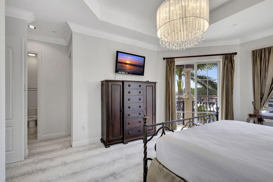 For Sale: $2,000,000 (3 beds, 4 baths, 3224 Square Feet)
