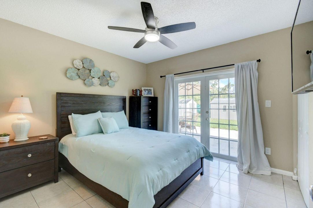 Active With Contract: $3,500 (4 beds, 2 baths, 1210 Square Feet)